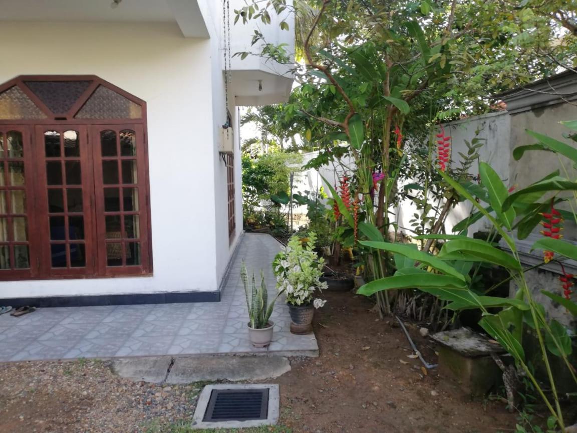 Galle Side Homestay Exterior photo