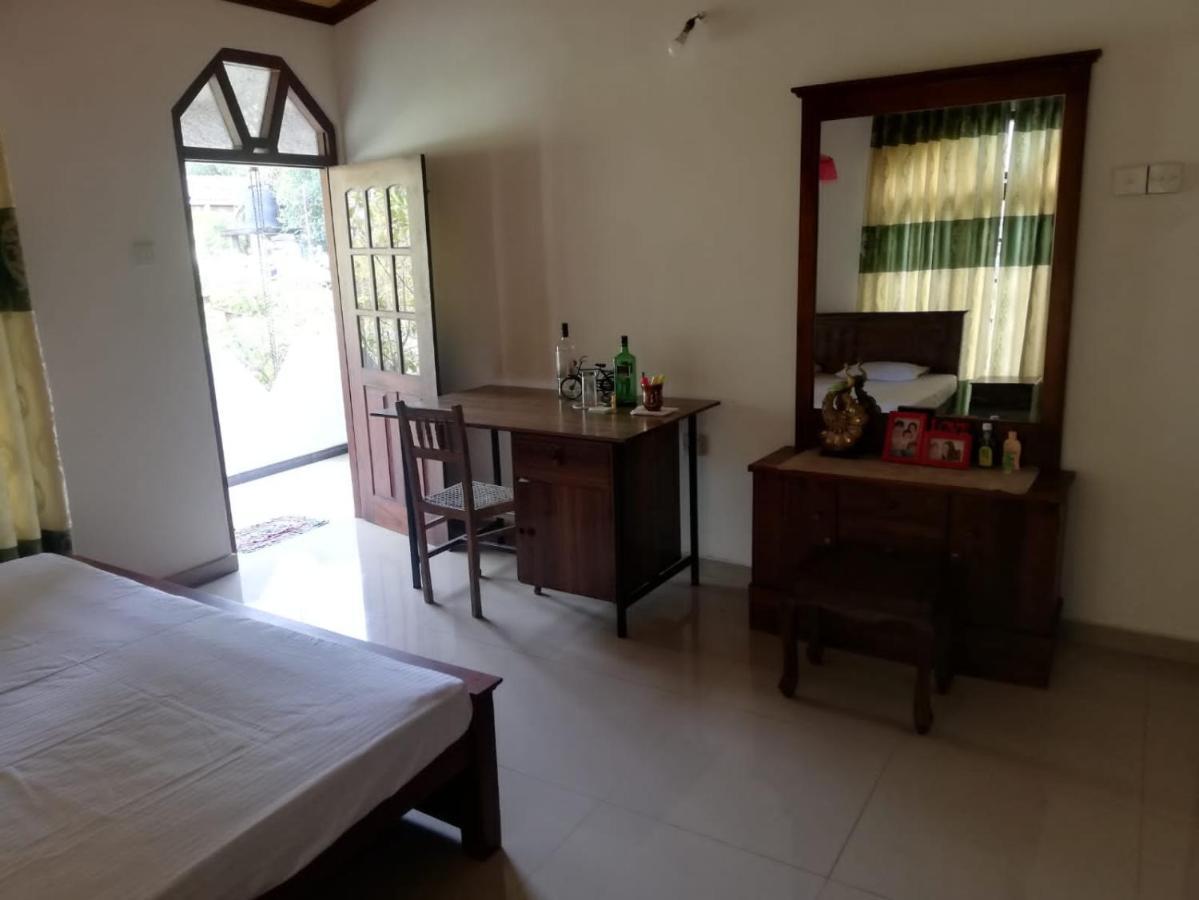 Galle Side Homestay Exterior photo