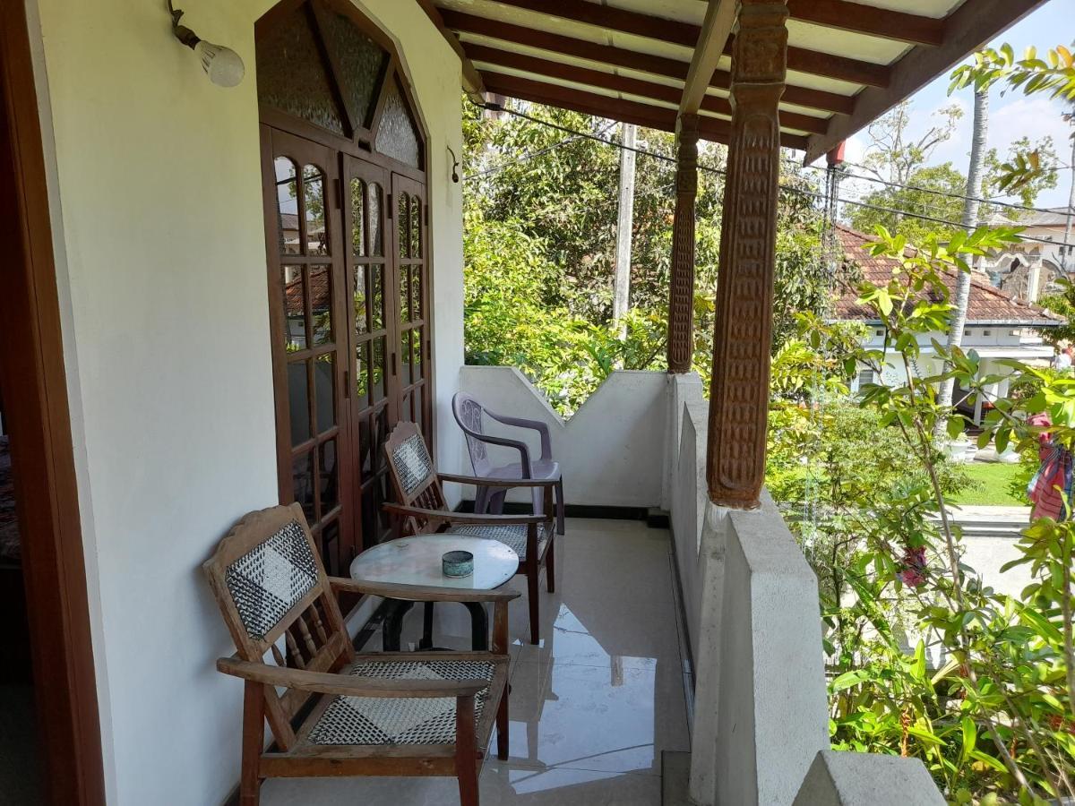 Galle Side Homestay Exterior photo