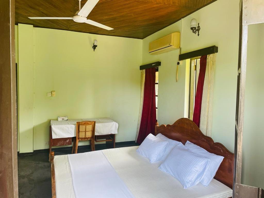 Galle Side Homestay Exterior photo